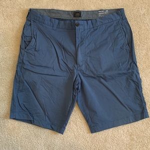 Men’s JCrew 10.5 inch stretch chino short